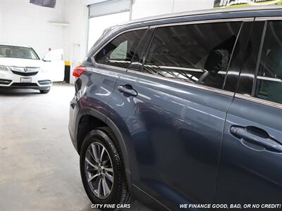 2018 Toyota Highlander XLE   - Photo 9 - Panorama City, CA 91402