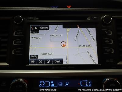 2018 Toyota Highlander XLE   - Photo 19 - Panorama City, CA 91402