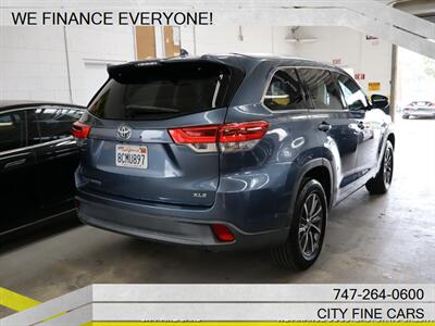 2018 Toyota Highlander XLE   - Photo 8 - Panorama City, CA 91402