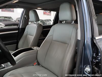 2018 Toyota Highlander XLE   - Photo 23 - Panorama City, CA 91402