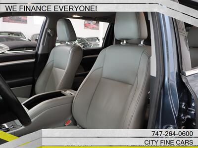 2018 Toyota Highlander XLE   - Photo 23 - Panorama City, CA 91402