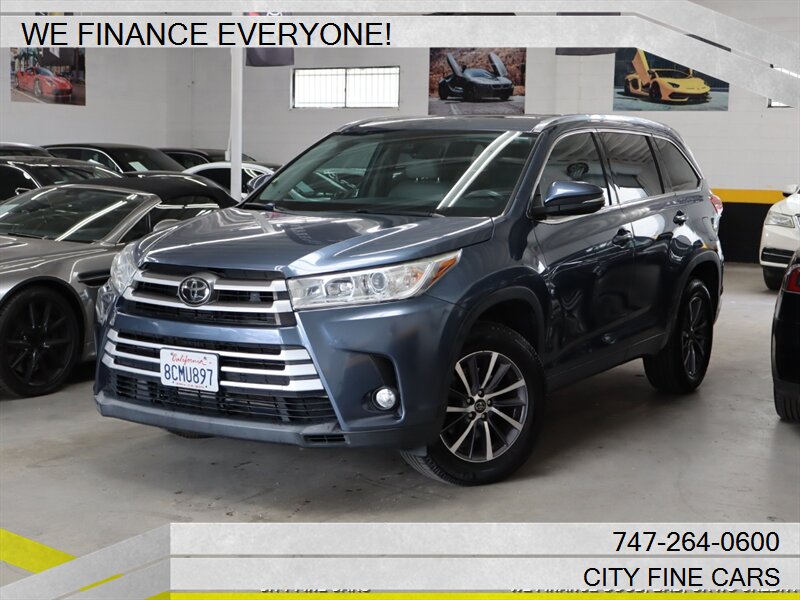 2018 Toyota Highlander XLE - Photo 1 - Panorama City, CA 91402