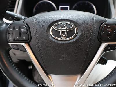 2018 Toyota Highlander XLE   - Photo 17 - Panorama City, CA 91402