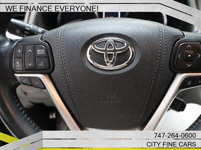2018 Toyota Highlander XLE   - Photo 17 - Panorama City, CA 91402