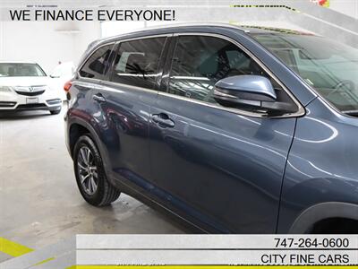 2018 Toyota Highlander XLE   - Photo 10 - Panorama City, CA 91402