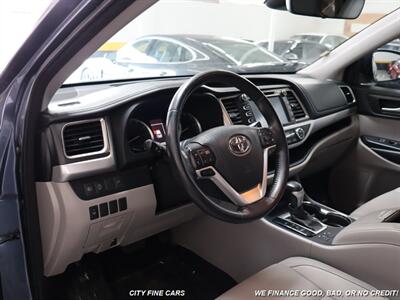 2018 Toyota Highlander XLE   - Photo 13 - Panorama City, CA 91402
