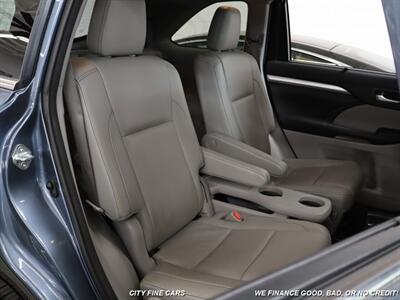 2018 Toyota Highlander XLE   - Photo 33 - Panorama City, CA 91402