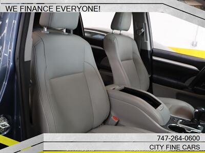2018 Toyota Highlander XLE   - Photo 34 - Panorama City, CA 91402