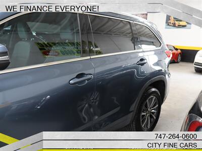 2018 Toyota Highlander XLE   - Photo 5 - Panorama City, CA 91402