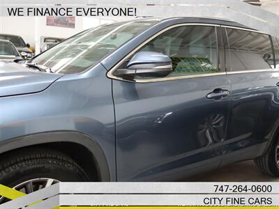 2018 Toyota Highlander XLE   - Photo 4 - Panorama City, CA 91402