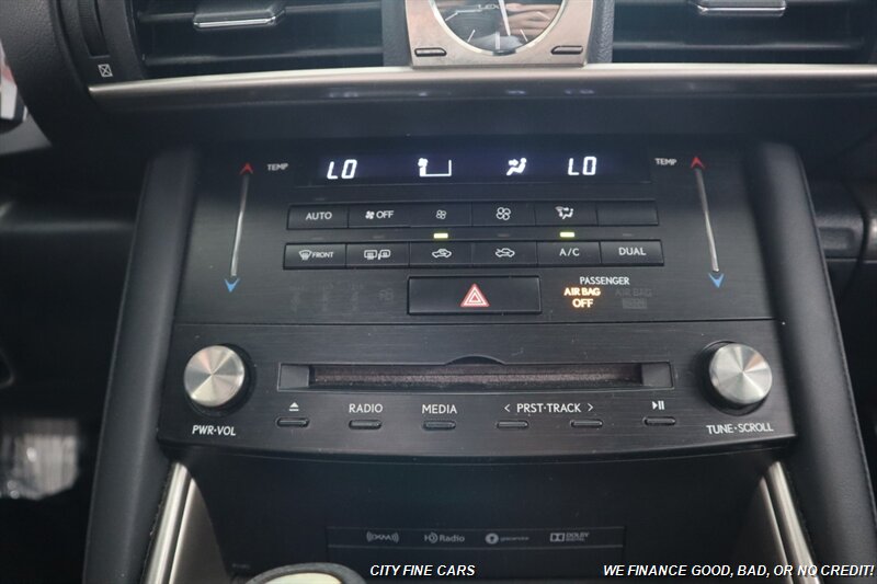 2017 Lexus IS 200t - Photo 23 - Panorama City, CA 91402
