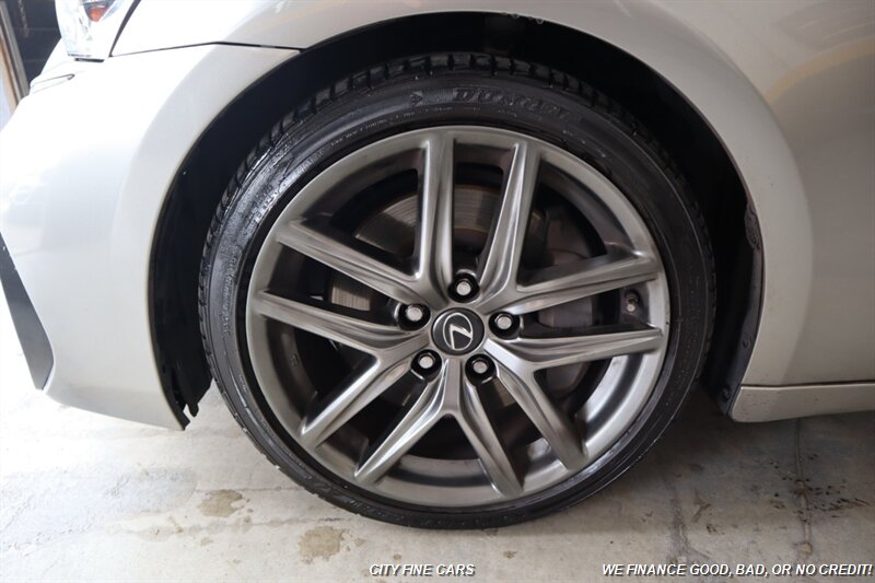2017 Lexus IS 200t - Photo 4 - Panorama City, CA 91402