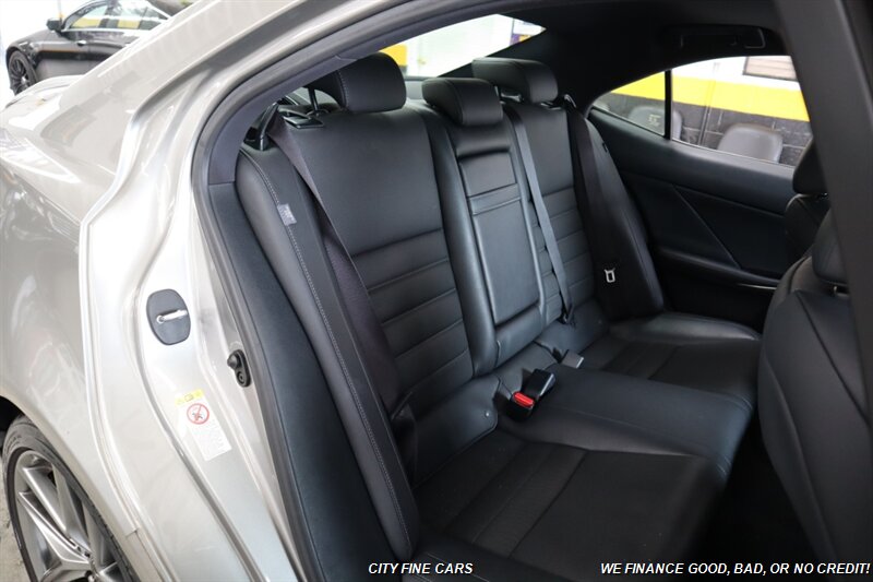 2017 Lexus IS 200t - Photo 32 - Panorama City, CA 91402