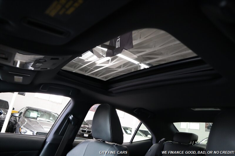 2017 Lexus IS 200t - Photo 28 - Panorama City, CA 91402