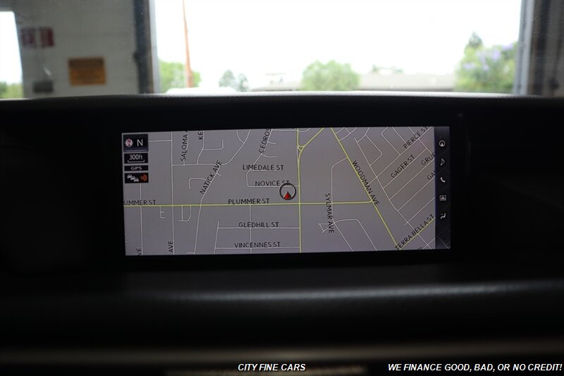 2017 Lexus IS 200t - Photo 21 - Panorama City, CA 91402