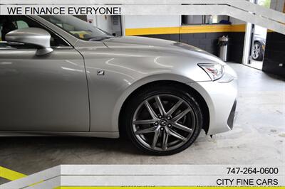2017 Lexus IS 200t - Photo 13 - Panorama City, CA 91402