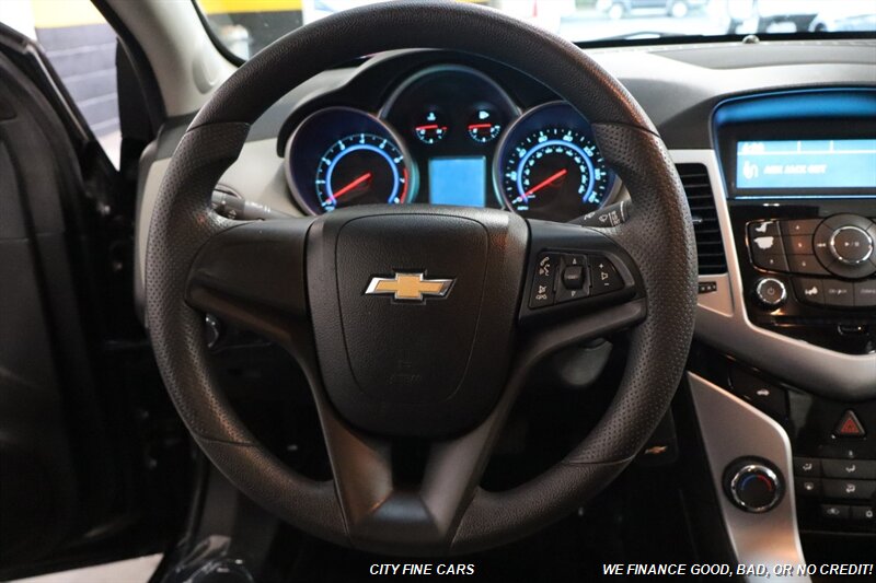 2016 Chevrolet Cruze Limited LS photo 19