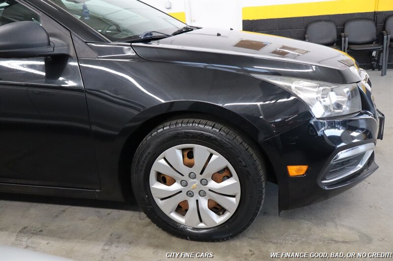 2016 Chevrolet Cruze Limited LS photo 11