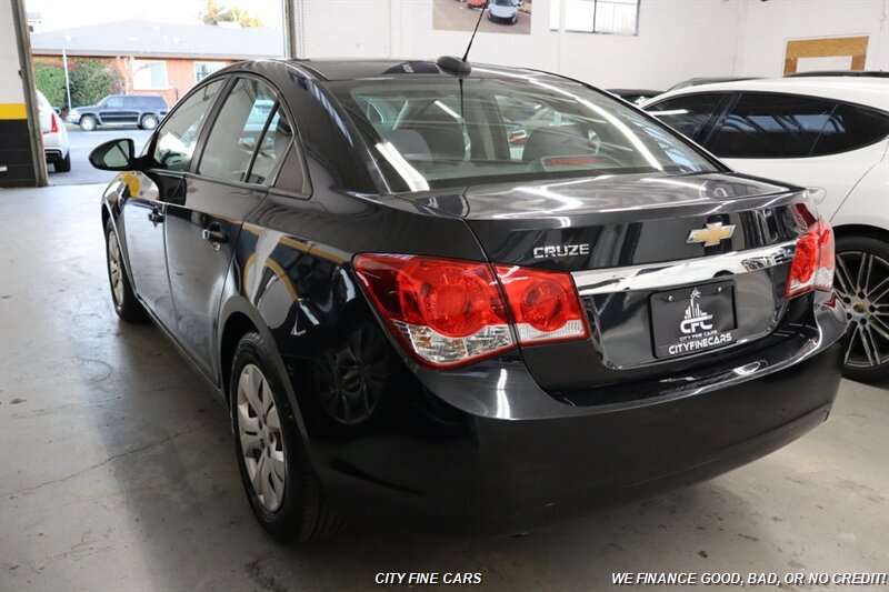 2016 Chevrolet Cruze Limited LS photo 6