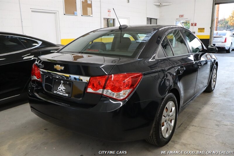 2016 Chevrolet Cruze Limited LS photo 8