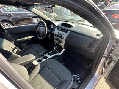 2011 Ford Focus SE - Photo 11 - Panorama City, CA 91402