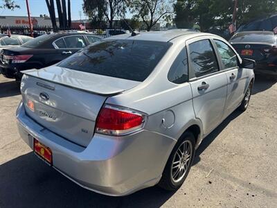2011 Ford Focus SE - Photo 5 - Panorama City, CA 91402