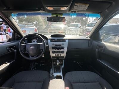 2011 Ford Focus SE - Photo 13 - Panorama City, CA 91402