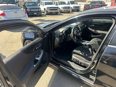 2020 Chevrolet Malibu LT   - Photo 9 - Panorama City, CA 91402