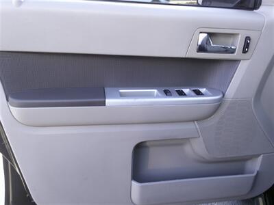 2009 Mercury Mariner Hybrid   - Photo 8 - Panorama City, CA 91402