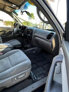 2005 Toyota Sequoia SR5   - Photo 11 - Panorama City, CA 91402