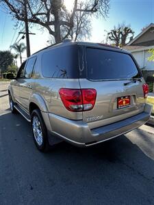 2005 Toyota Sequoia SR5   - Photo 2 - Panorama City, CA 91402