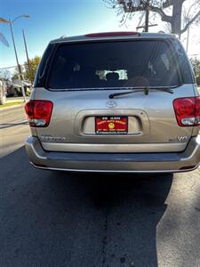 2005 Toyota Sequoia SR5   - Photo 3 - Panorama City, CA 91402