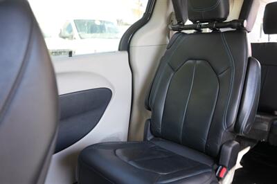 2021 Chrysler Pacifica Touring L   - Photo 24 - Panorama City, CA 91402