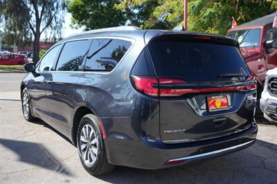 2021 Chrysler Pacifica Touring L   - Photo 5 - Panorama City, CA 91402