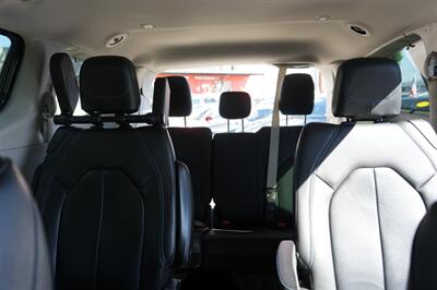 2021 Chrysler Pacifica Touring L   - Photo 23 - Panorama City, CA 91402