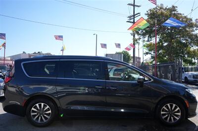 2021 Chrysler Pacifica Touring L   - Photo 8 - Panorama City, CA 91402