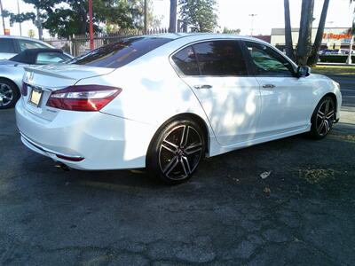 2017 Honda Accord Sport   - Photo 4 - Panorama City, CA 91402