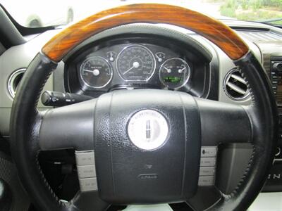 2007 Lincoln Mark LT   - Photo 18 - Panorama City, CA 91402