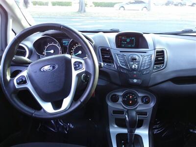 2015 Ford Fiesta SE   - Photo 16 - Panorama City, CA 91402