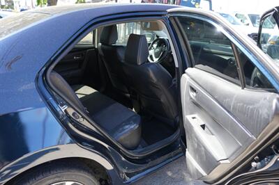 2018 Toyota Corolla SE   - Photo 17 - Panorama City, CA 91402