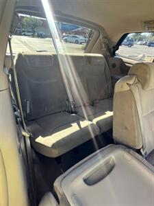 2004 Toyota Sienna LE 8 Passenger - Photo 11 - Panorama City, CA 91402