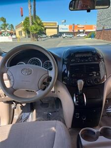 2004 Toyota Sienna LE 8 Passenger - Photo 15 - Panorama City, CA 91402