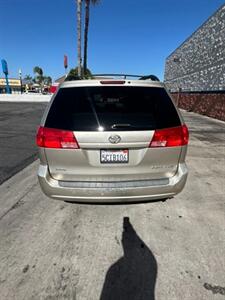 2004 Toyota Sienna LE 8 Passenger - Photo 4 - Panorama City, CA 91402