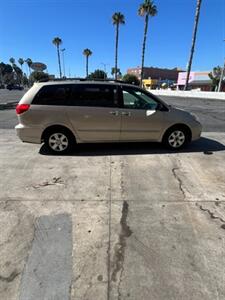 2004 Toyota Sienna LE 8 Passenger - Photo 6 - Panorama City, CA 91402