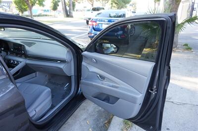 2021 Hyundai ELANTRA SE   - Photo 13 - Panorama City, CA 91402