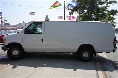 2006 Ford E-350 SD   - Photo 2 - Panorama City, CA 91402