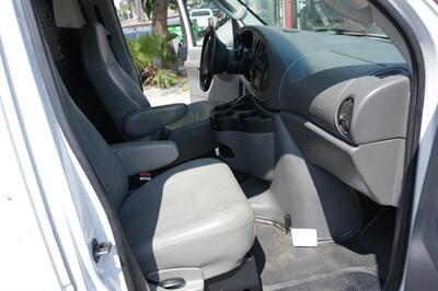2006 Ford E-350 SD   - Photo 21 - Panorama City, CA 91402