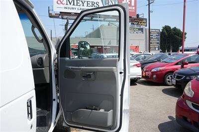 2006 Ford E-350 SD   - Photo 20 - Panorama City, CA 91402