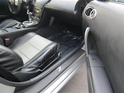 2004 Nissan 350Z Touring   - Photo 15 - Panorama City, CA 91402