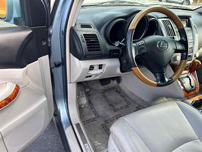 2005 Lexus RX   - Photo 18 - North Hills, CA 91343